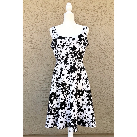 Nine West Dresses & Skirts - NINE WEST Floral Fit & Flare Midi Dress